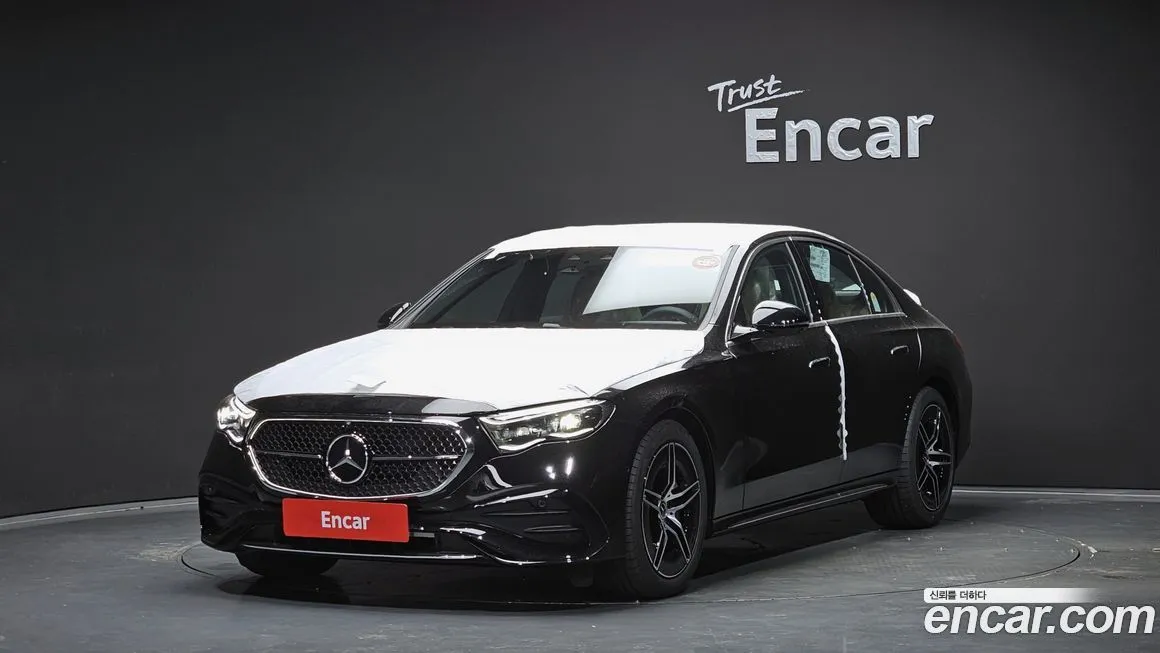 Mercedes-Benz E-Class — фото 1