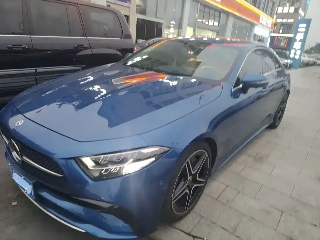 Mercedes-Benz CLS — фото 1
