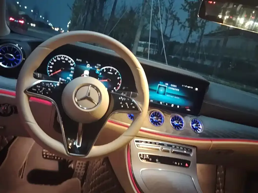 Mercedes-Benz CLS — фото 4