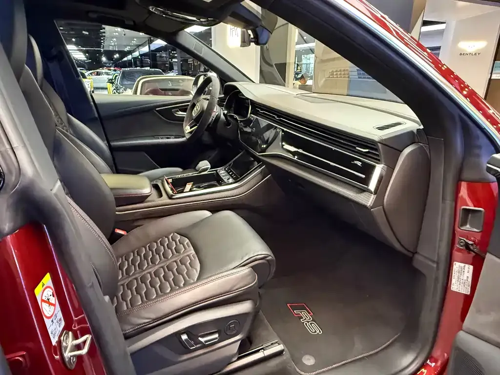 Audi RS Q8 2021 из CN, фото 4