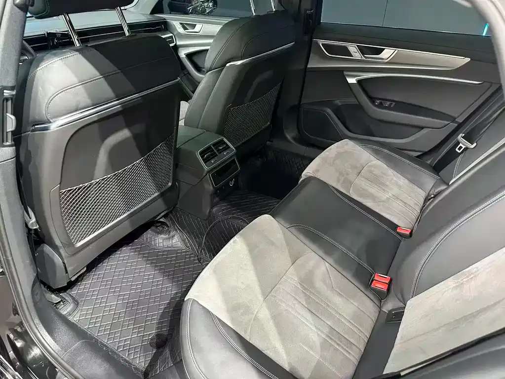 Audi A6L 2024 из CN, фото 10