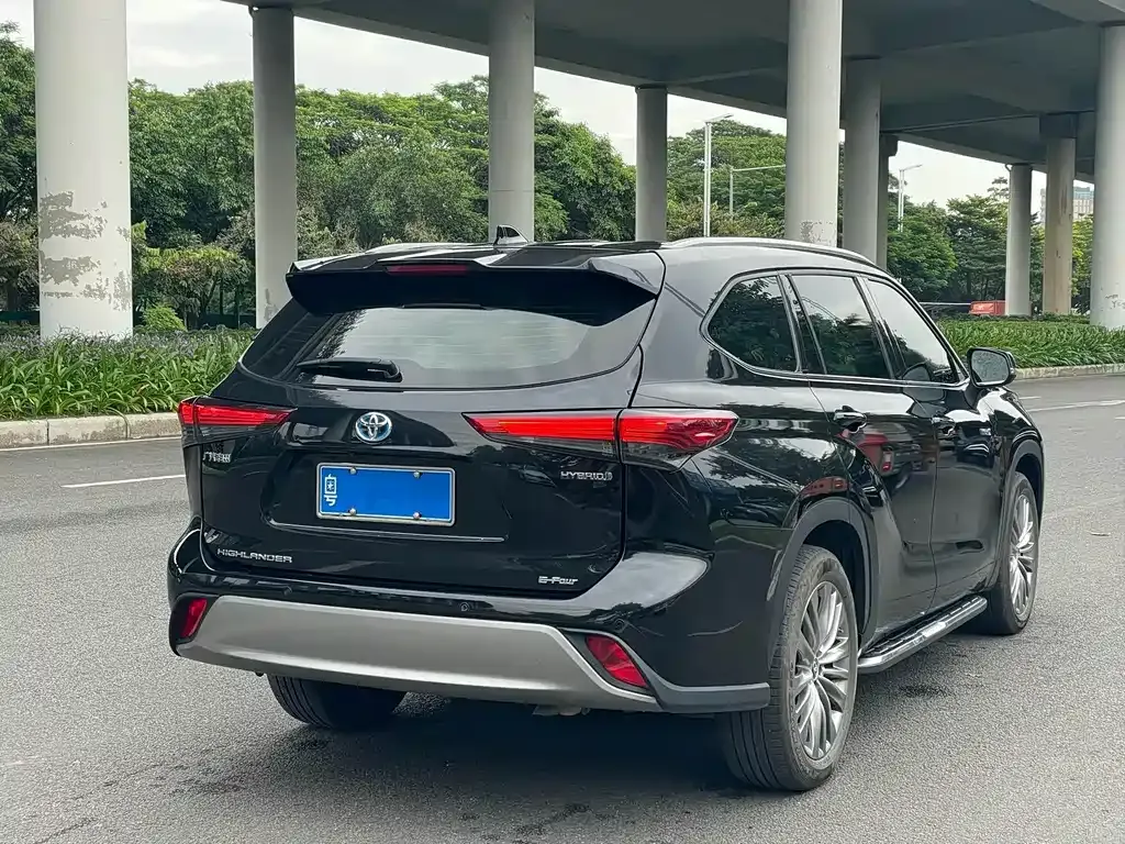Toyota Highlander — фото 3