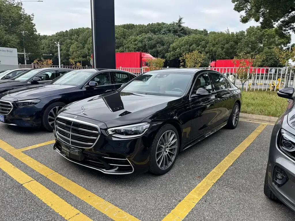 Mercedes-Benz S-Class — фото 1
