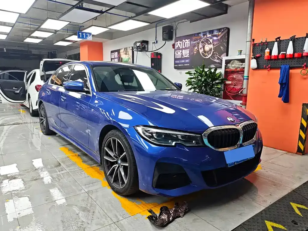 BMW 3 Series 2022 из CN, фото 1