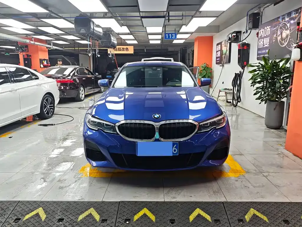 BMW 3 Series 2022 из CN, фото 2