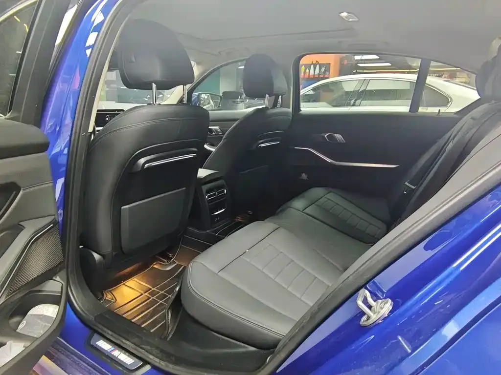 BMW 3 Series 2022 из CN, фото 8