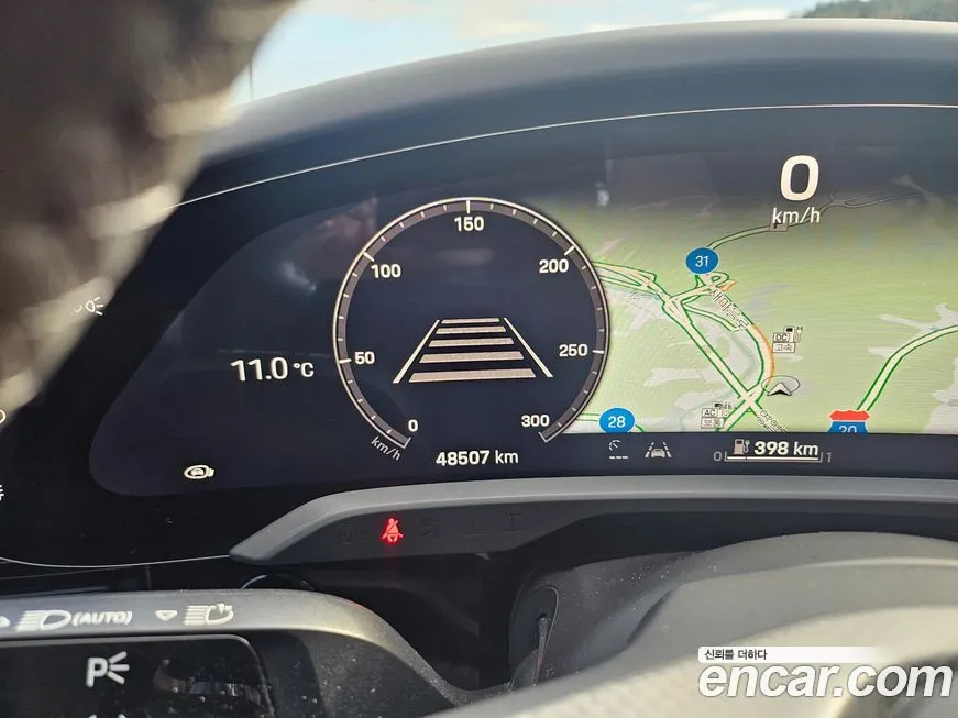 Porsche Taycan — фото 8