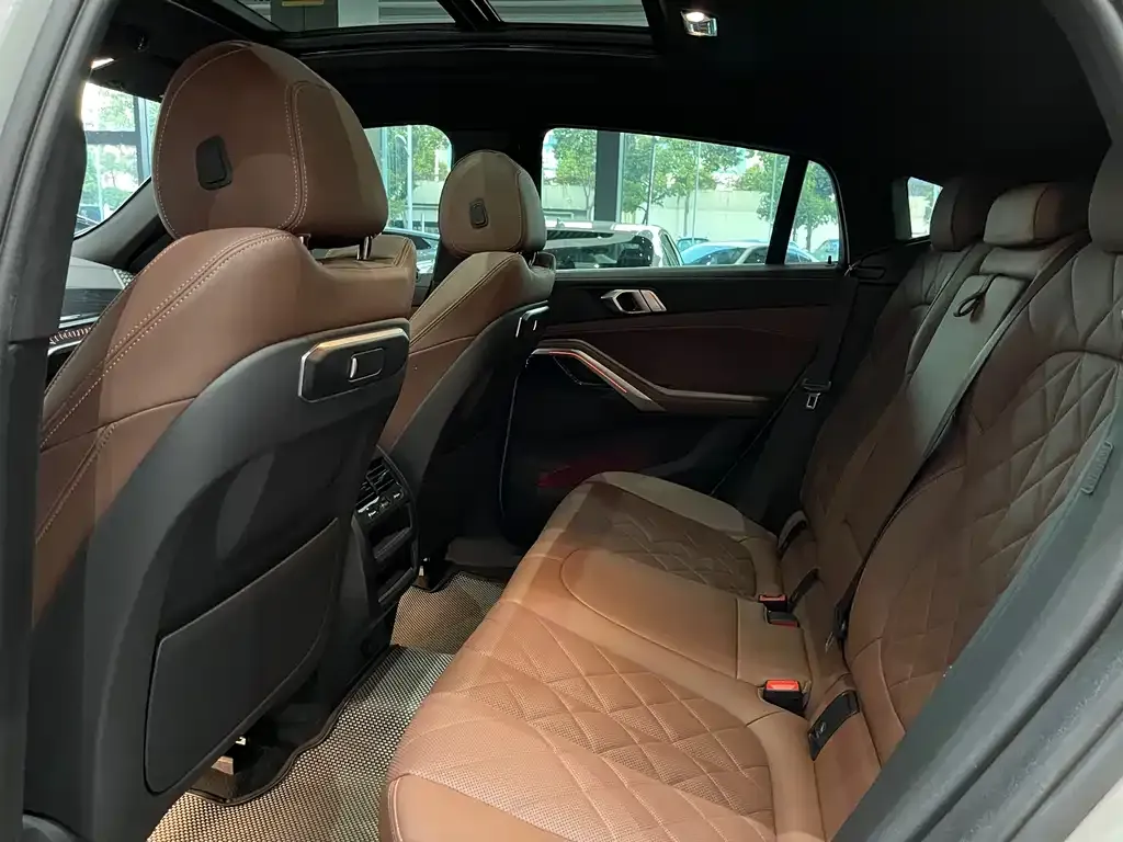 BMW X6 2024 из CN, фото 9