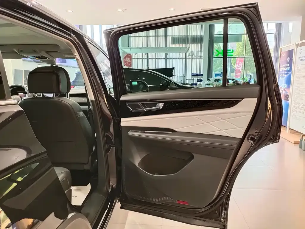 Volkswagen Teramont 2024 из CN, фото 10