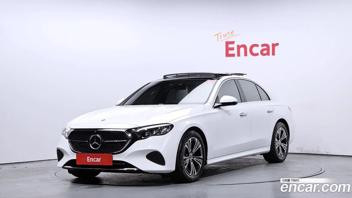 Mercedes-Benz E-Class — фото 1