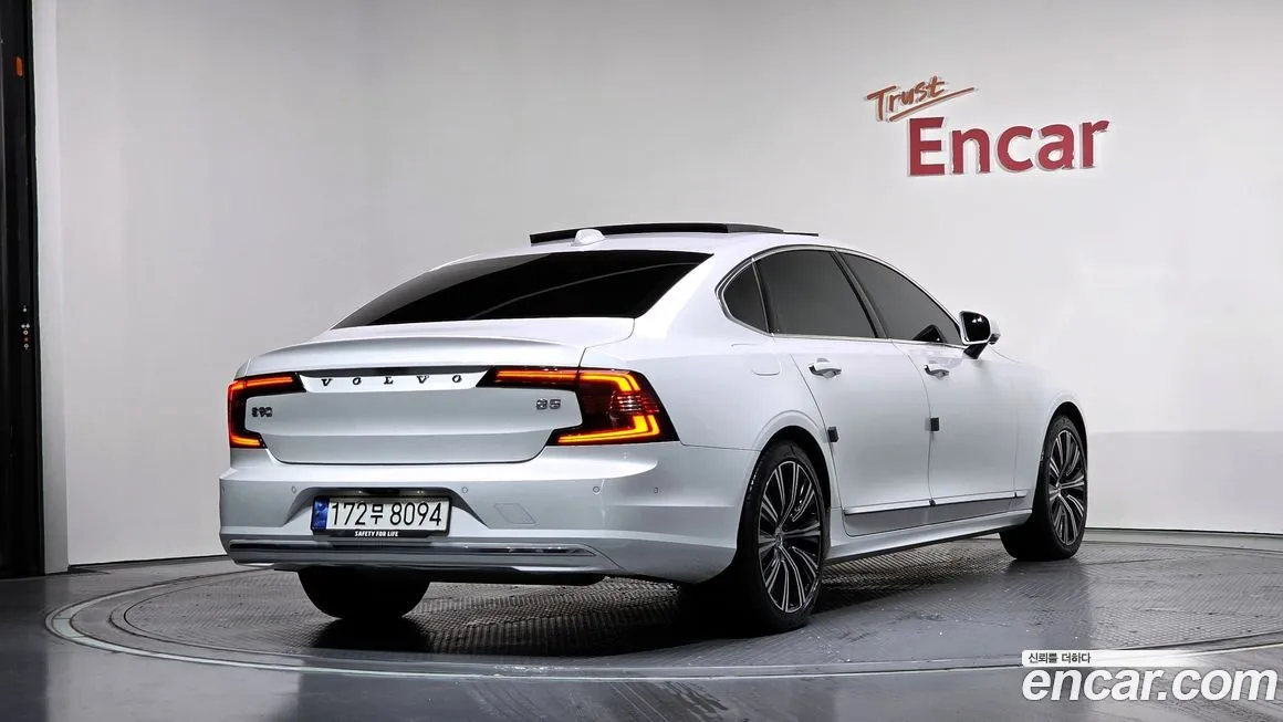 Volvo S90 2023 из KR, фото 2