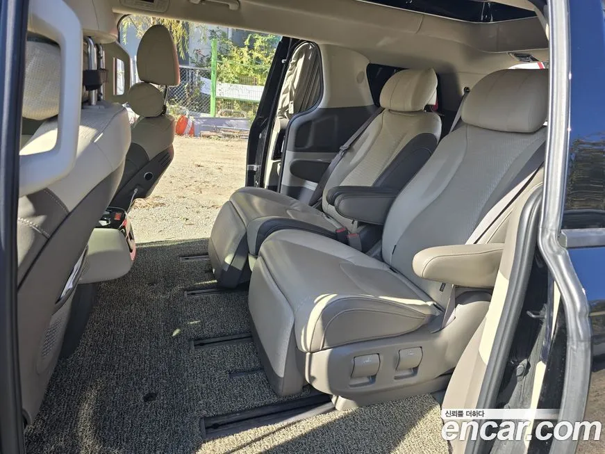 Kia Carnival — фото 10