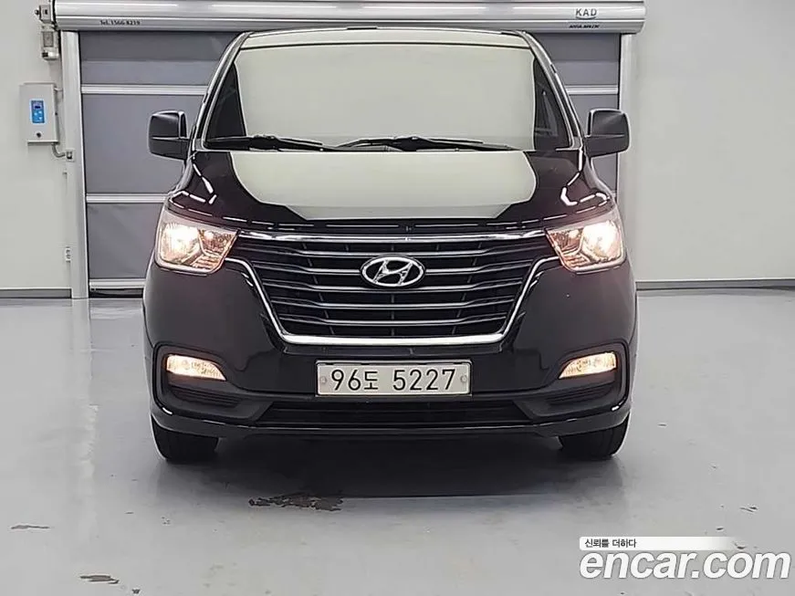 Hyundai Starex — фото 2