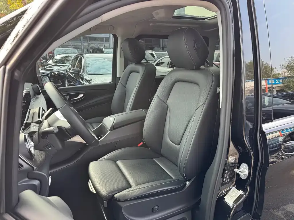 Mercedes-Benz V-Class 2025 из CN, фото 10