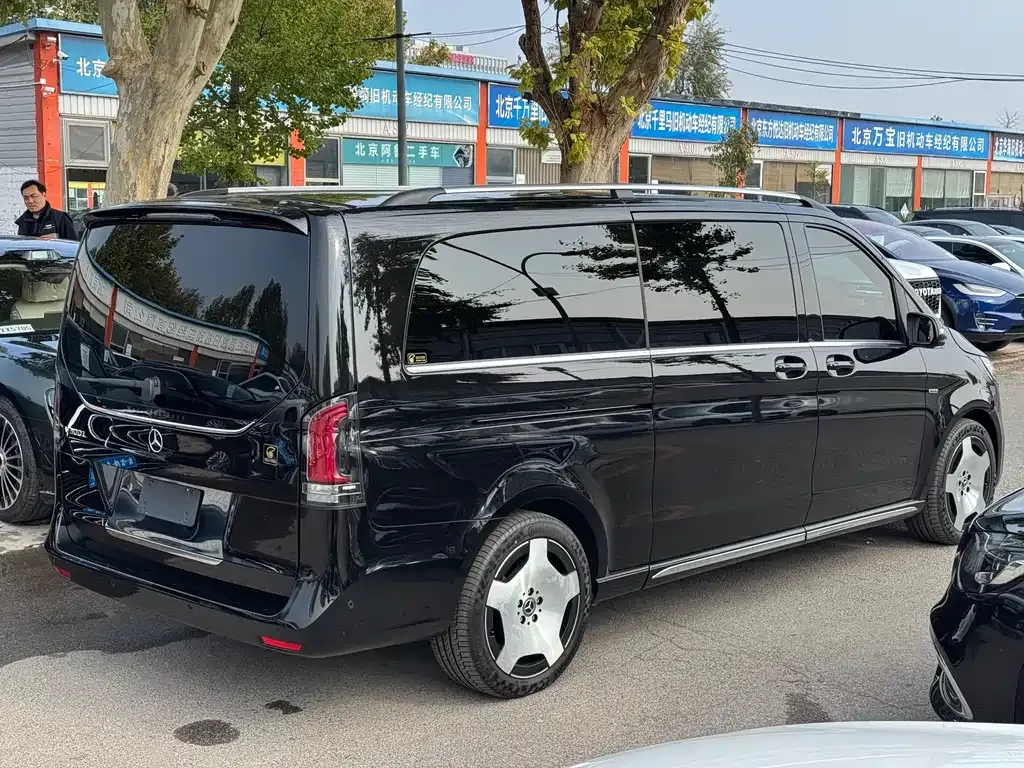 Mercedes-Benz V-Class 2025 из CN, фото 4