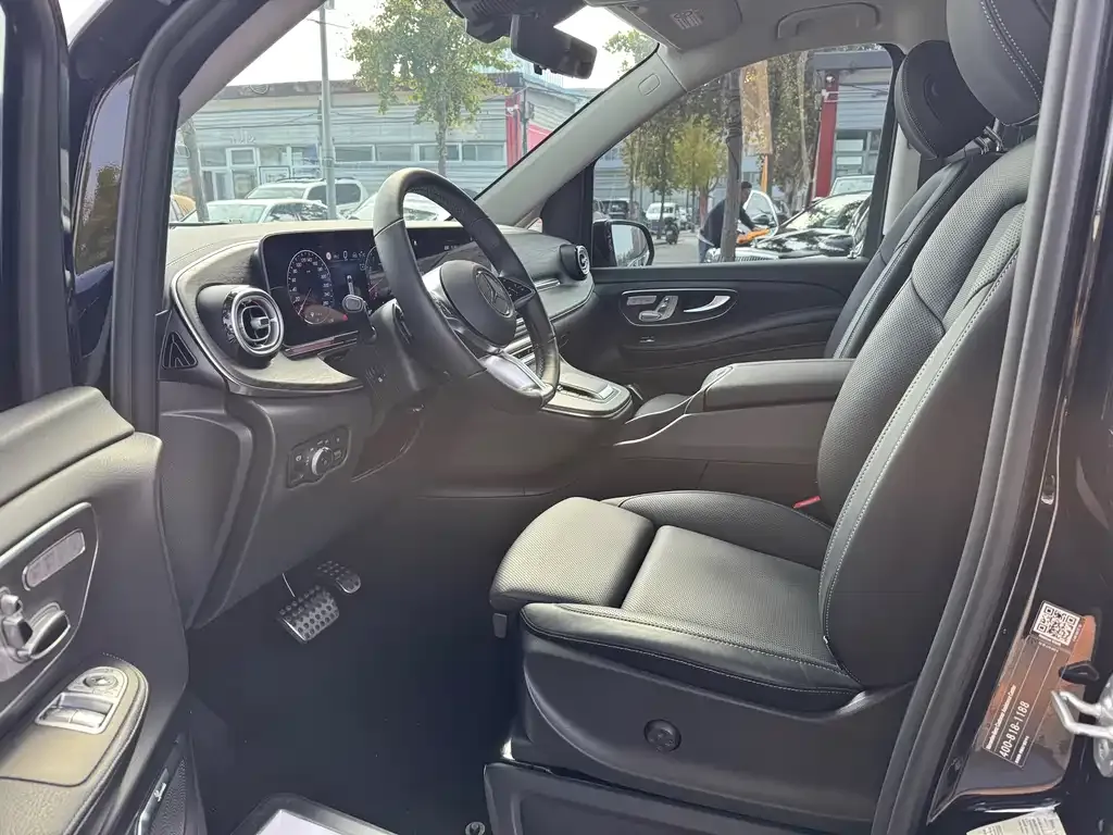 Mercedes-Benz V-Class 2025 из CN, фото 5