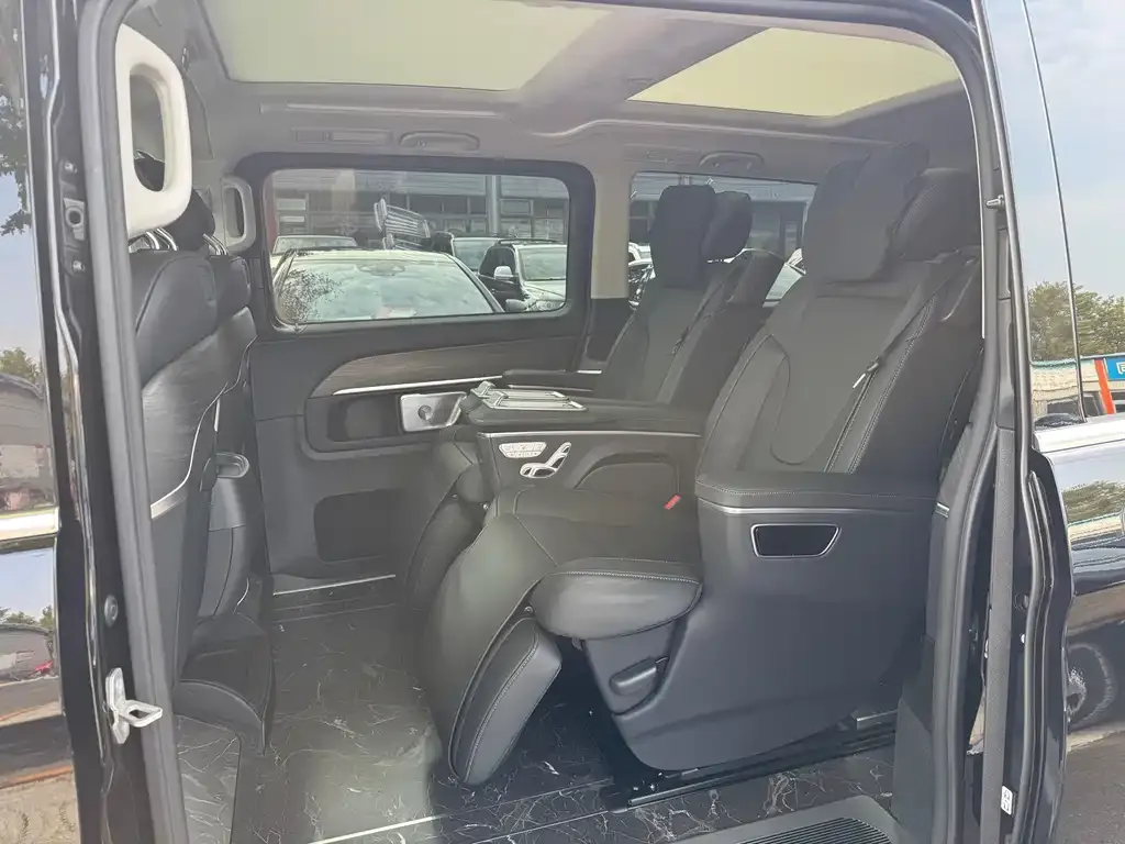 Mercedes-Benz V-Class 2025 из CN, фото 6