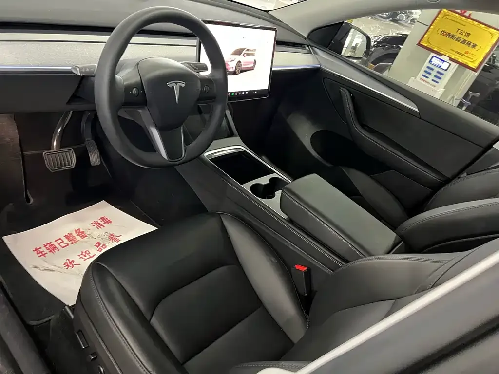 Tesla Model Y — фото 4