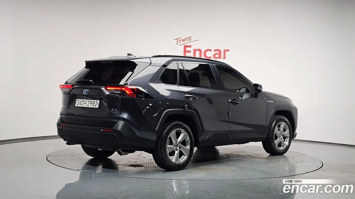 Toyota RAV4 2021 из KR, фото 2