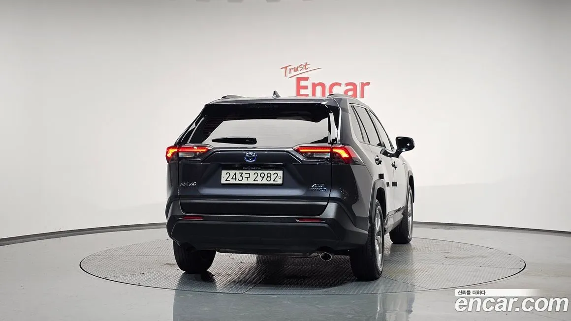 Toyota RAV4 2021 из KR, фото 4