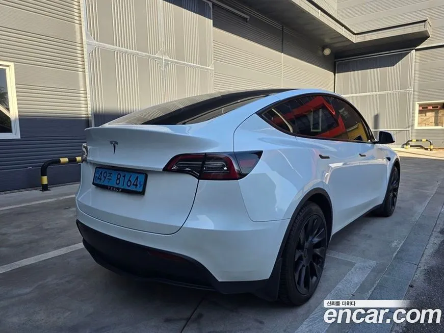 Tesla Model Y 2023 из KR, фото 2