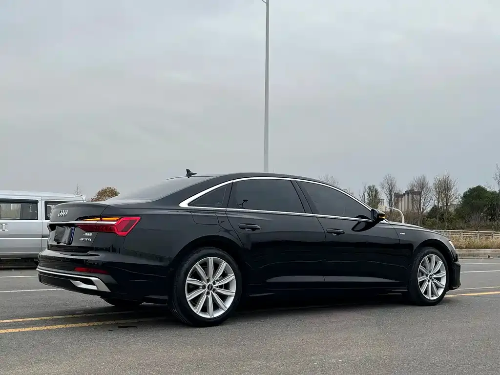 Audi A6L 2023 из CN, фото 5