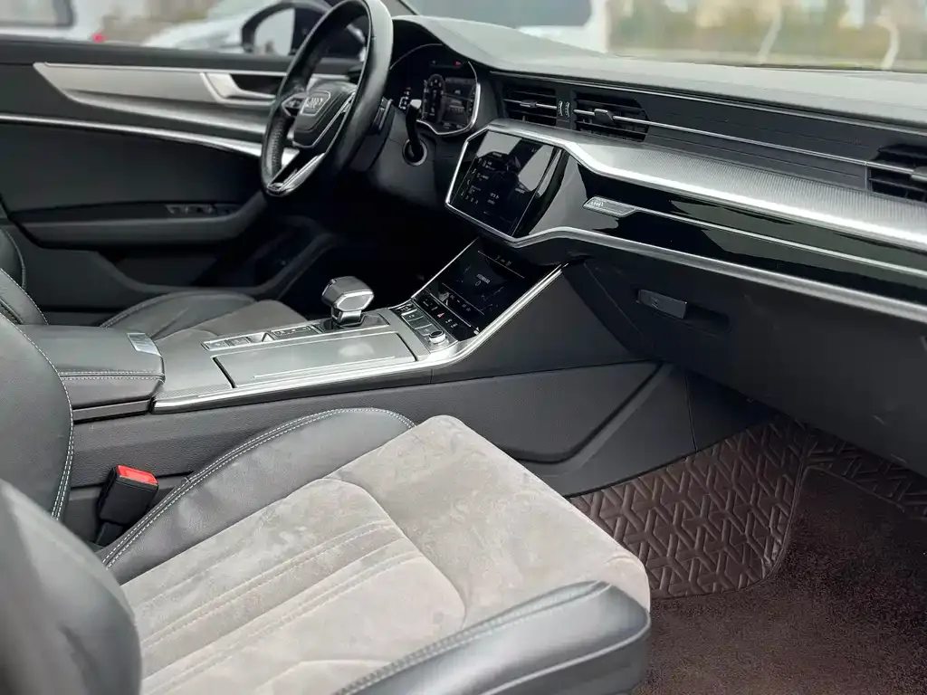 Audi A6L 2023 из CN, фото 9