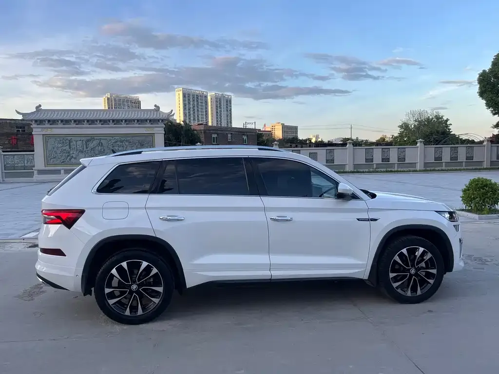 Skoda Kodiaq 2023 из CN, фото 10