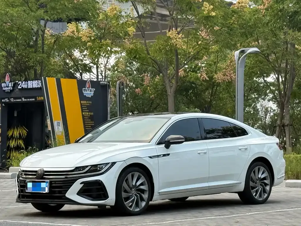 Volkswagen CC 2023 из CN, фото 1