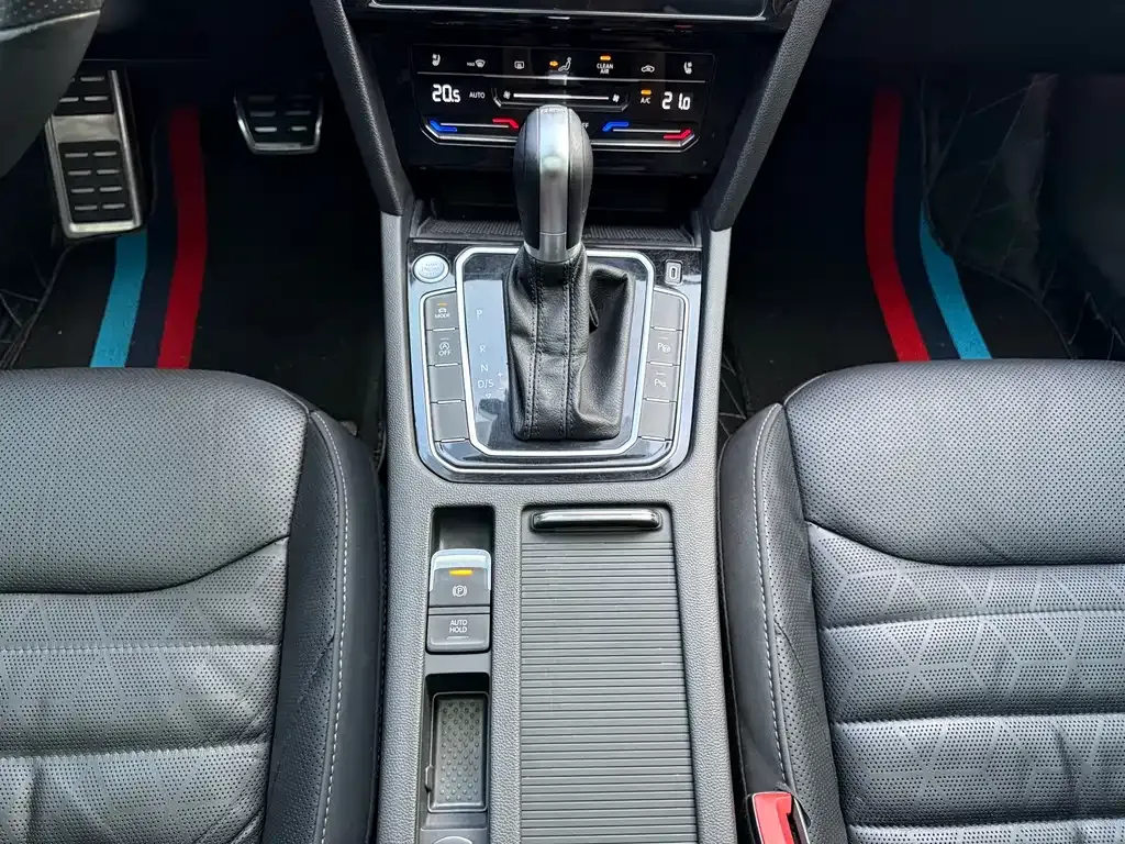 Volkswagen CC 2023 из CN, фото 10