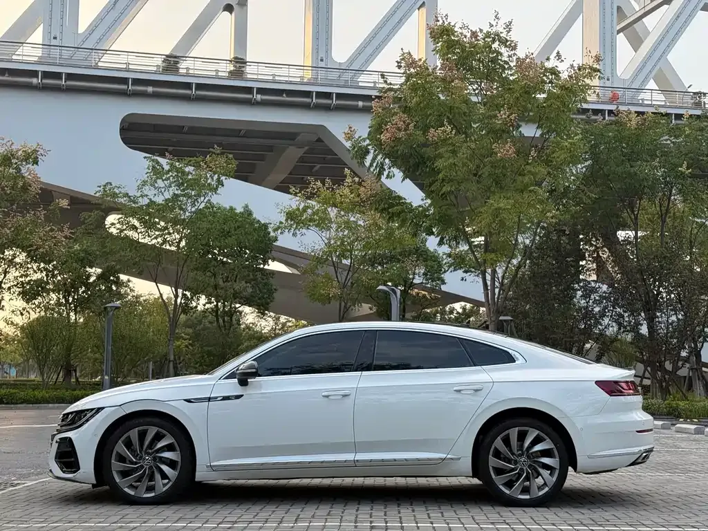 Volkswagen CC 2023 из CN, фото 3