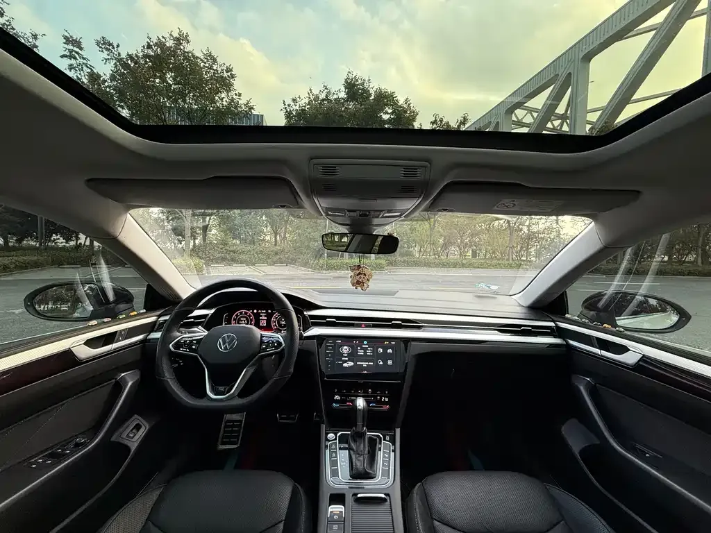 Volkswagen CC 2023 из CN, фото 4