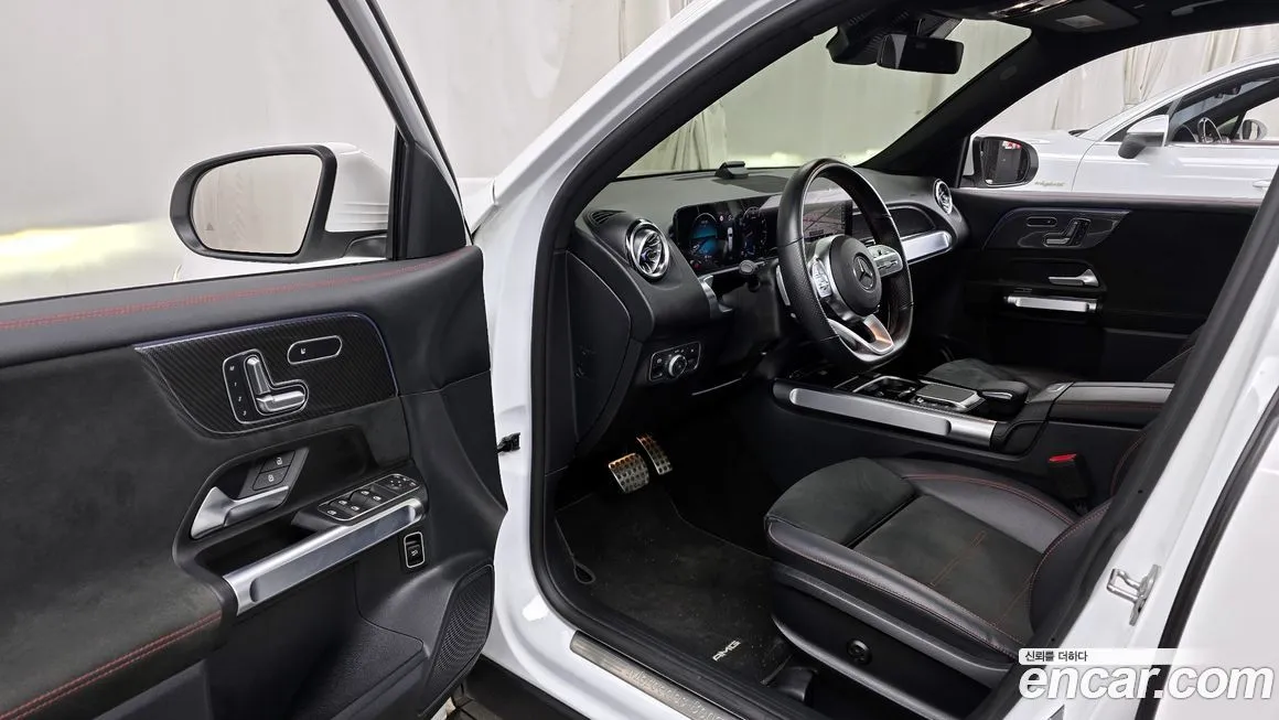 Mercedes-Benz GLB-Class — фото 10
