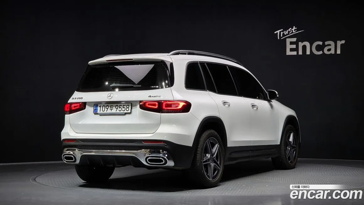 Mercedes-Benz GLB-Class — фото 2