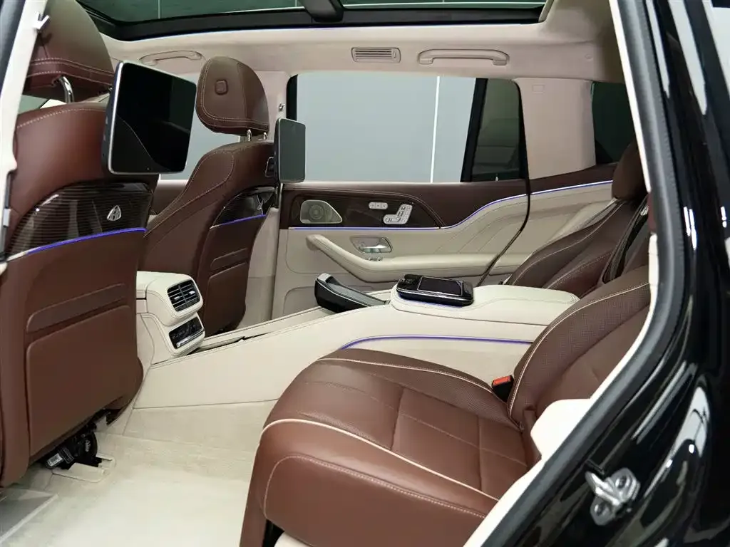 Mercedes-Benz GLS — фото 10
