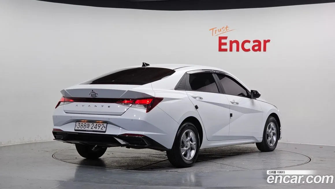 Hyundai AVANTE — фото 2