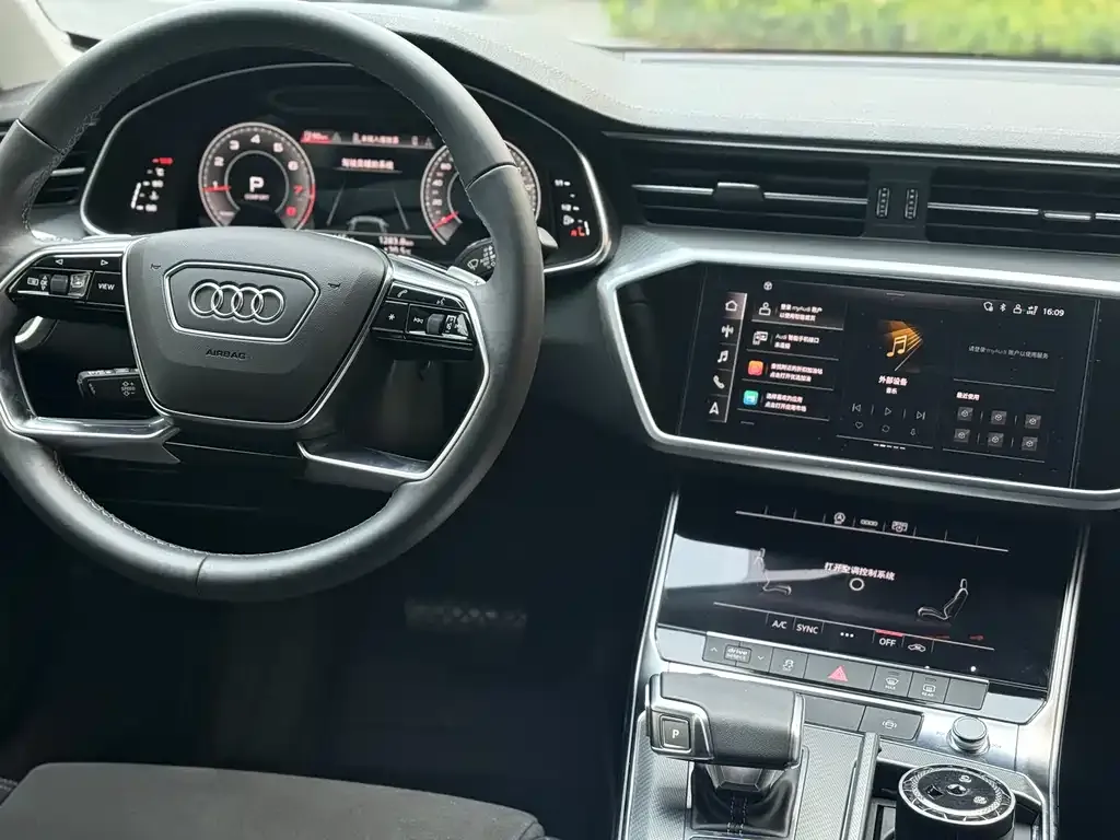 Audi A7L — фото 6