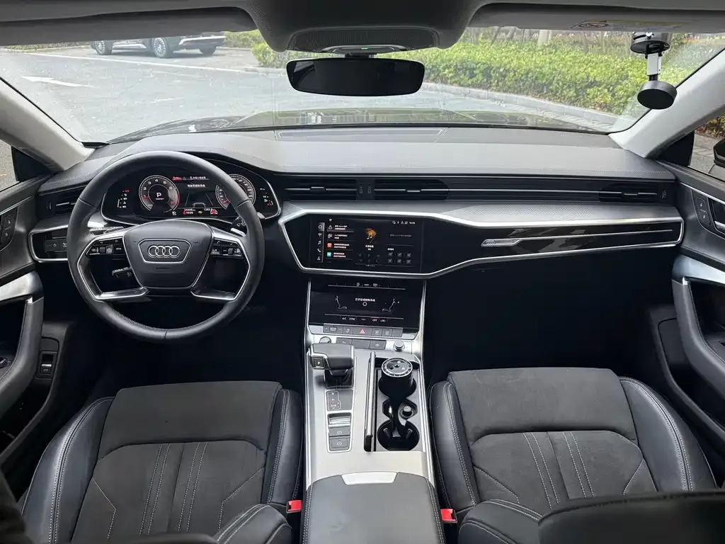 Audi A7L — фото 7