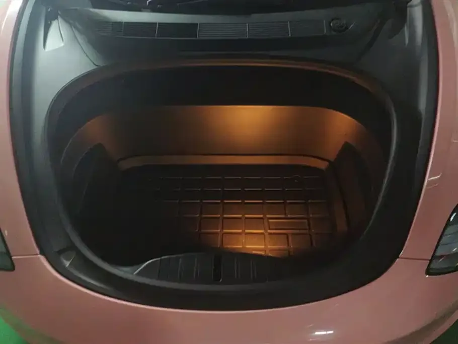 Tesla Model 3 — фото 10