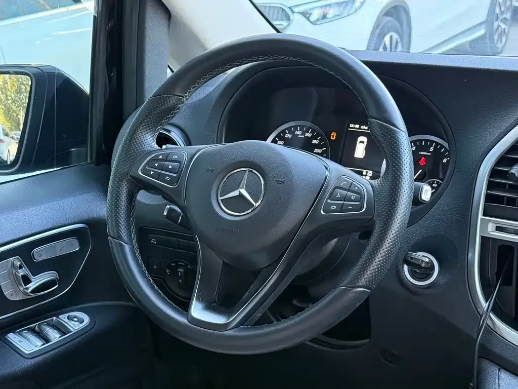 Mercedes-Benz Vito — фото 7