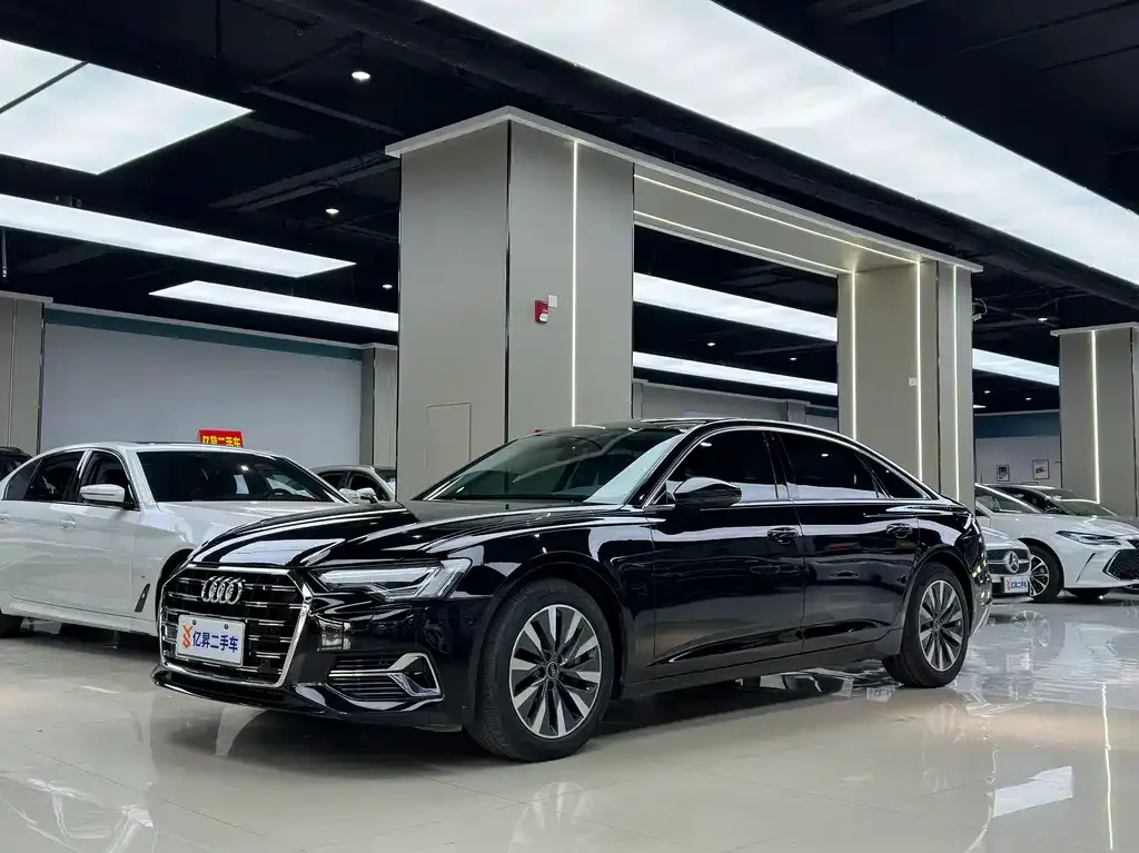 Audi A6L — фото 1