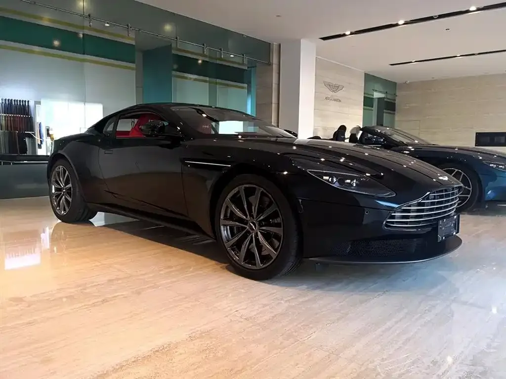 Aston Martin DB11 — фото 3