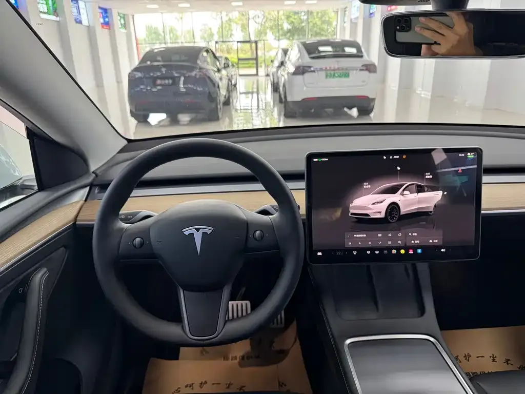 Tesla Model Y — фото 7