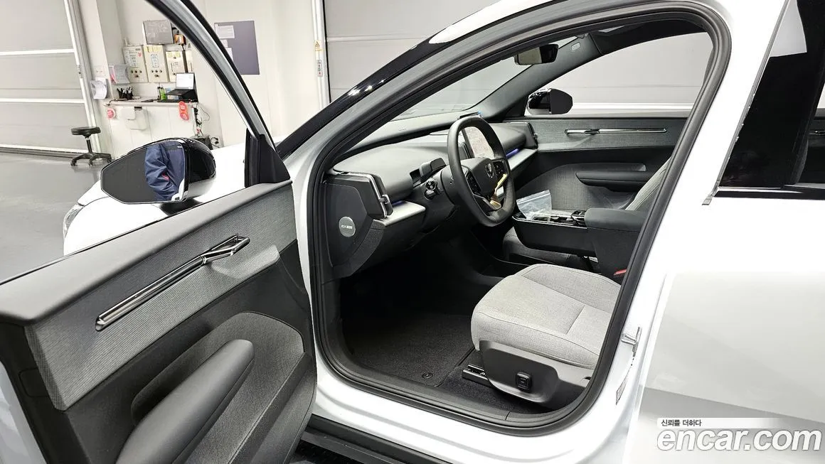 Volvo EX30 2024 из KR, фото 10