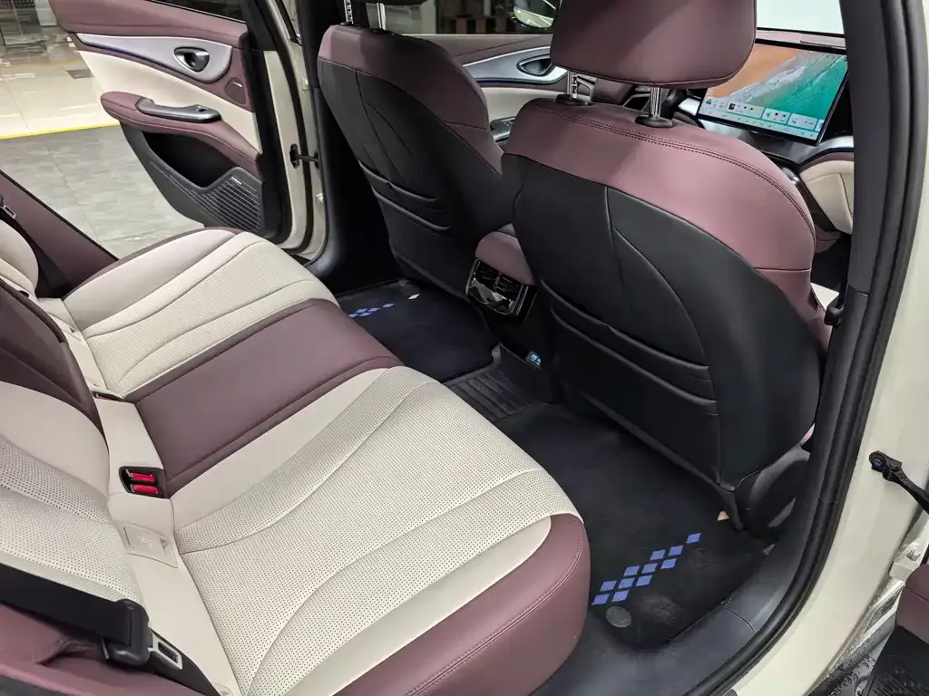 BYD Seal 07 DM-i 2025 из CN, фото 10
