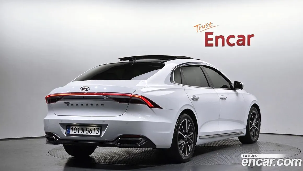 Hyundai Grandeur 2023 из KR, фото 2