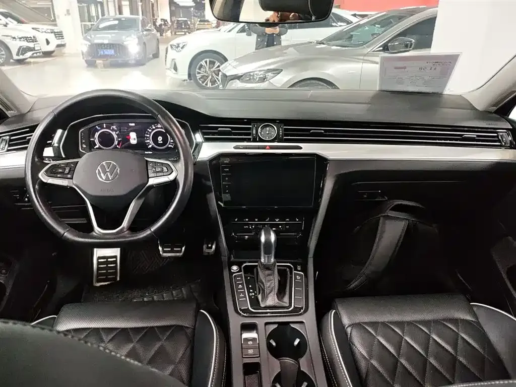 Volkswagen Magotan GTE PHEV 2022 из CN, фото 10