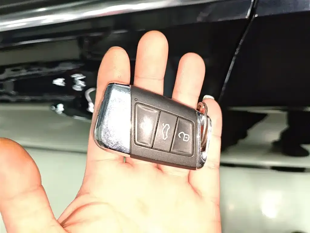 Volkswagen Magotan GTE PHEV 2022 из CN, фото 9