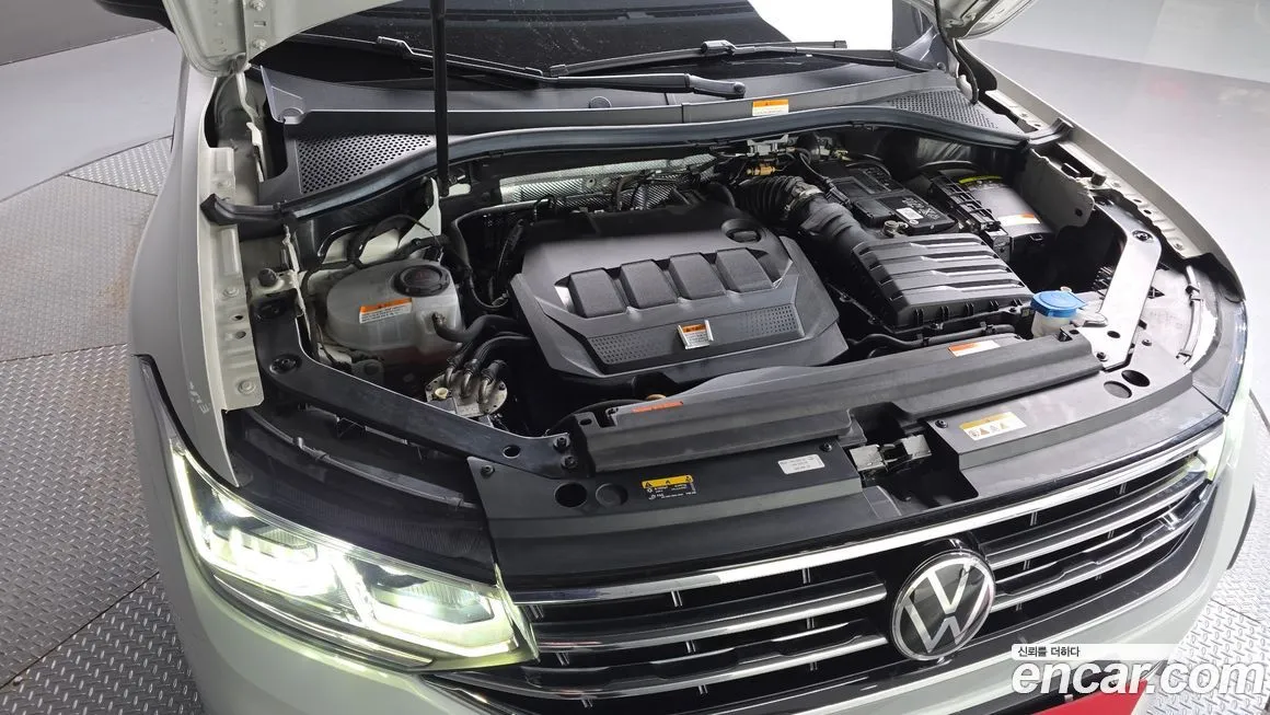 Volkswagen Tiguan — фото 6