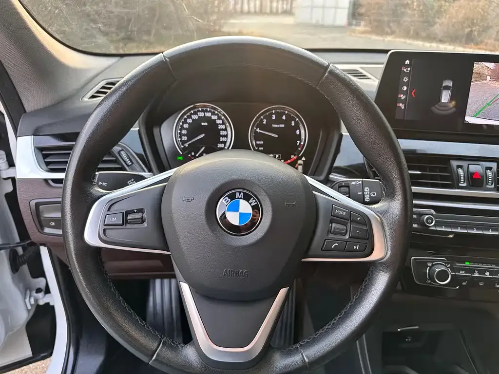 BMW X1 — фото 10
